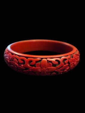 Red Floral Chinese Cinabre Sculpted Bangle Bracelet
